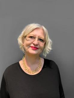 Antje Liebscher Goldschmiedeschmuck<Collier »Double«, Silber vergoldet