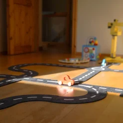 Kinder GOKI Textilien<Filz-Spielstraße mit 2 Fahrzeugen