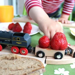 Neue Freunde Zubereiten & Servieren<Frühstücksbrett Eisenbahn