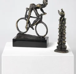 Ars mundi Alle Skulpturen<Gerard: Skulptur »Zeitungsleser«