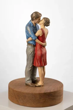 Christoph Pöggeler Bronze<Handbemalte Bronze-Skulptur »Kuss«