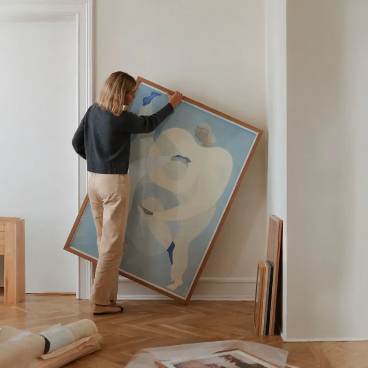 The Poster Club Wandbilder & Wanddekoration|Alle Werke<Lind, Sofia: »Hold You - Blue« mit Rahmen