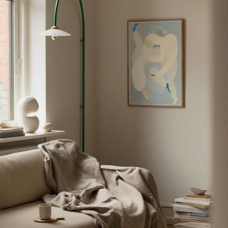 The Poster Club Wandbilder & Wanddekoration|Alle Werke<Lind, Sofia: »Hold You - Blue« mit Rahmen