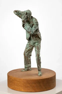 Christoph Pöggeler Alle Skulpturen|Bronze<Patinierte Bronze-Skulptur »Fotograf«