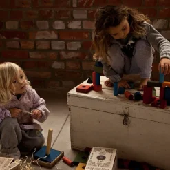 Kinder Wooden Story  Holzspielzeug|Konstruieren & Experimentieren<Regenbogen Holzbausteine - 63 Stück