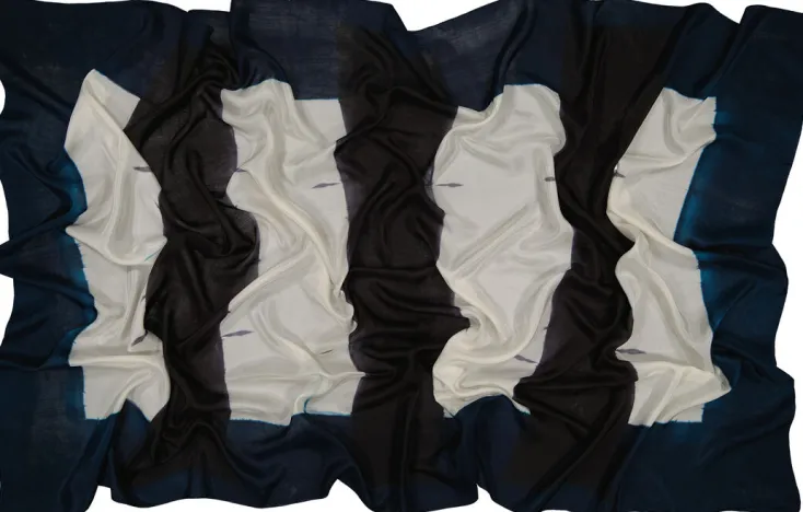 denovembre Seide<Seidenschal »LIGNES«