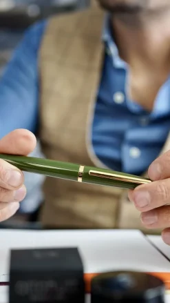 Otto Hutt Schreibwaren & Accessoires|Schreibgeräte<ZEIT-Sonderedition Kugelschreiber »Design06« Olivgrün